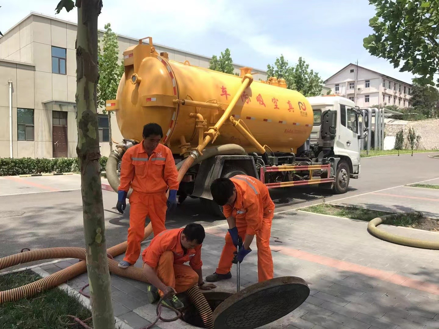 天等化粪池清理与5-8吨吸粪车施工效率分析